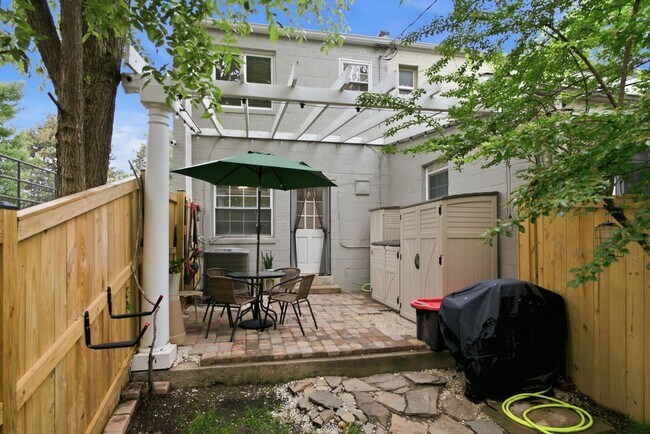 Building Photo - 1317 Pendleton St