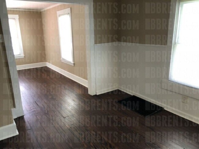 Building Photo - 2213 Queen Ave 2BR/2BA (Middletown)