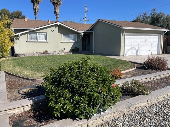 Foto del edificio - 5065 Hyde Park Dr