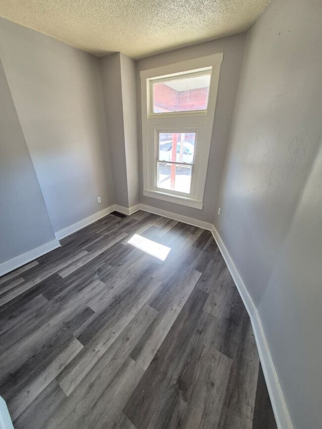 Photo - 1019-1021 Columbia St. Apartment