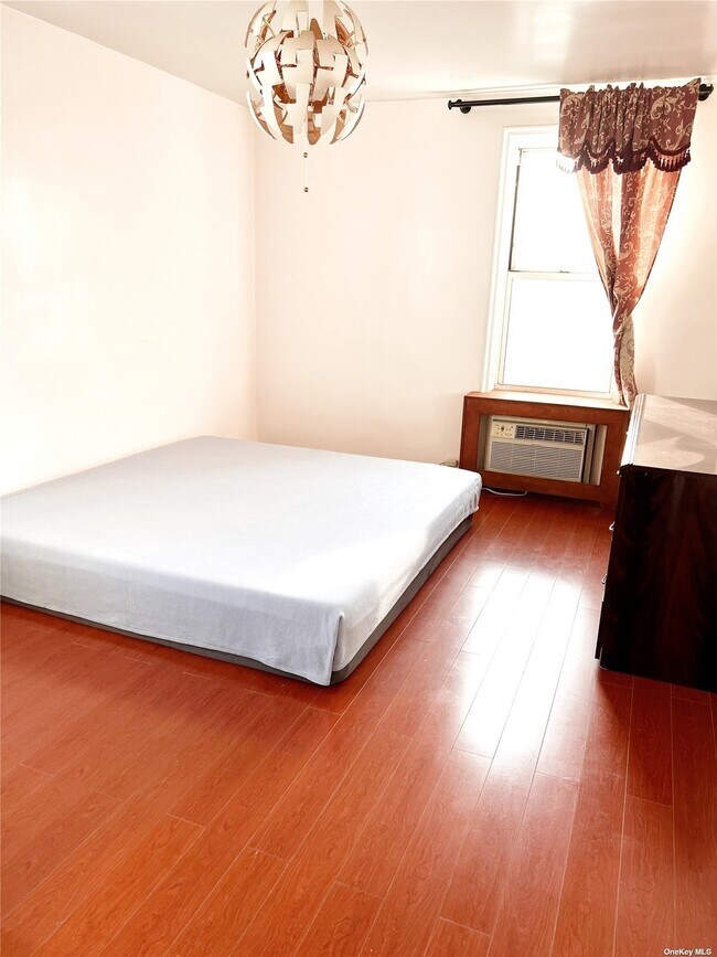 Building Photo - 84-20 51st Ave