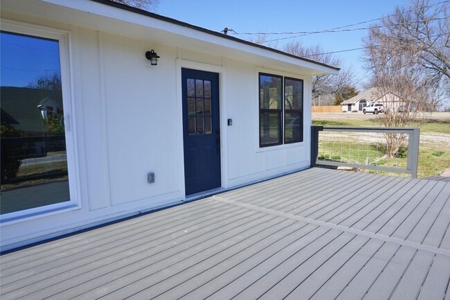 Building Photo - 37 Almond Dr