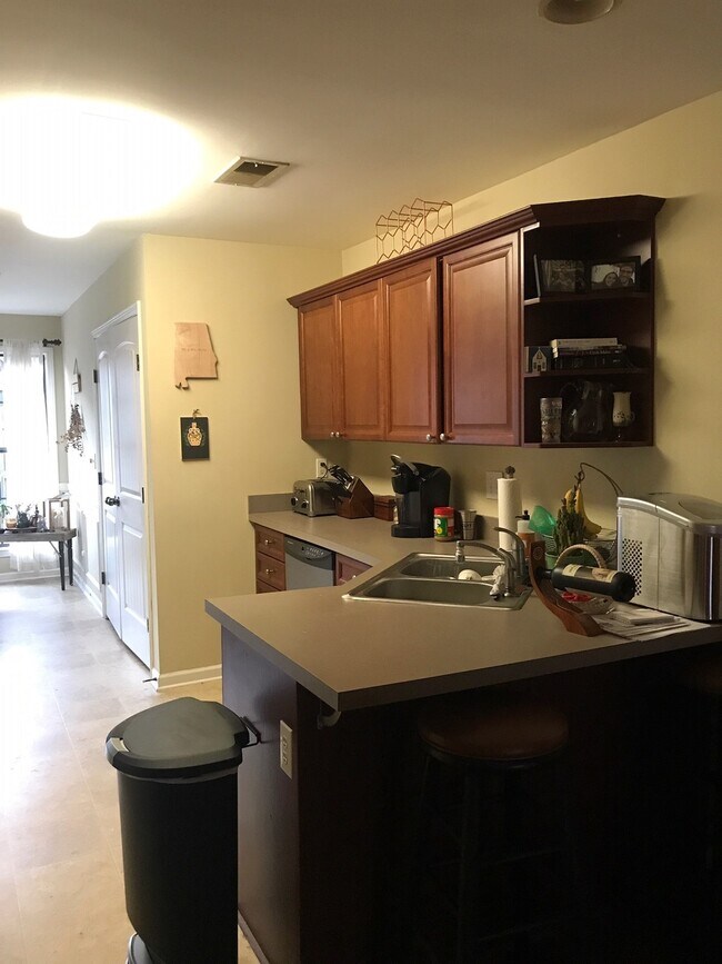 Foto del edificio - 6014 Townley Court