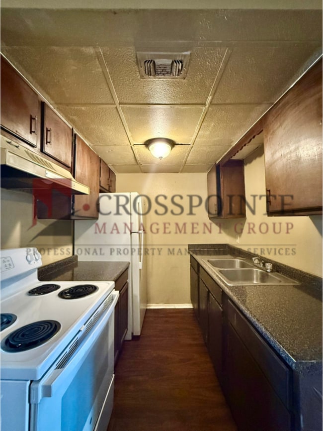 Building Photo - AVAILABLE! 1 Bed 1 Bath Apartment Near Downtown Tyler!