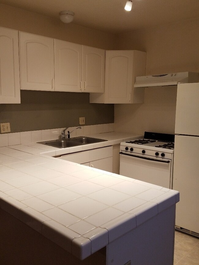 Foto del edificio - 1418 E St