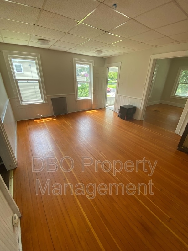 Primary Photo - 108 Broad St