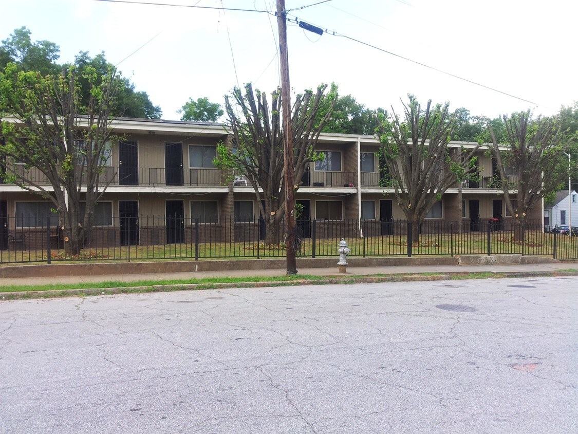 Foto principal - 741 Carter St NW