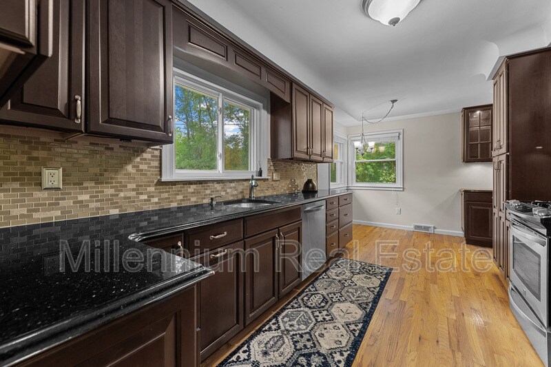 Building Photo - 31671 Nixon St