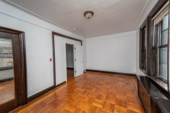 Building Photo - 3508 Park Ave