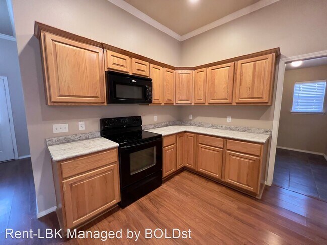 Foto del edificio - 3 br, 2 bath House - 9803 Juneau Ave