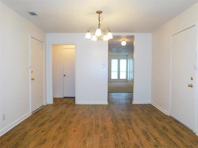 Building Photo - 705 Windfields St