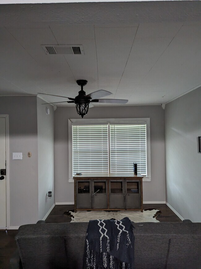 Foto del edificio - 502 N Caney Dr