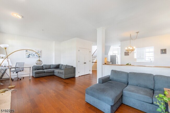 Foto del edificio - 1727 Essex St