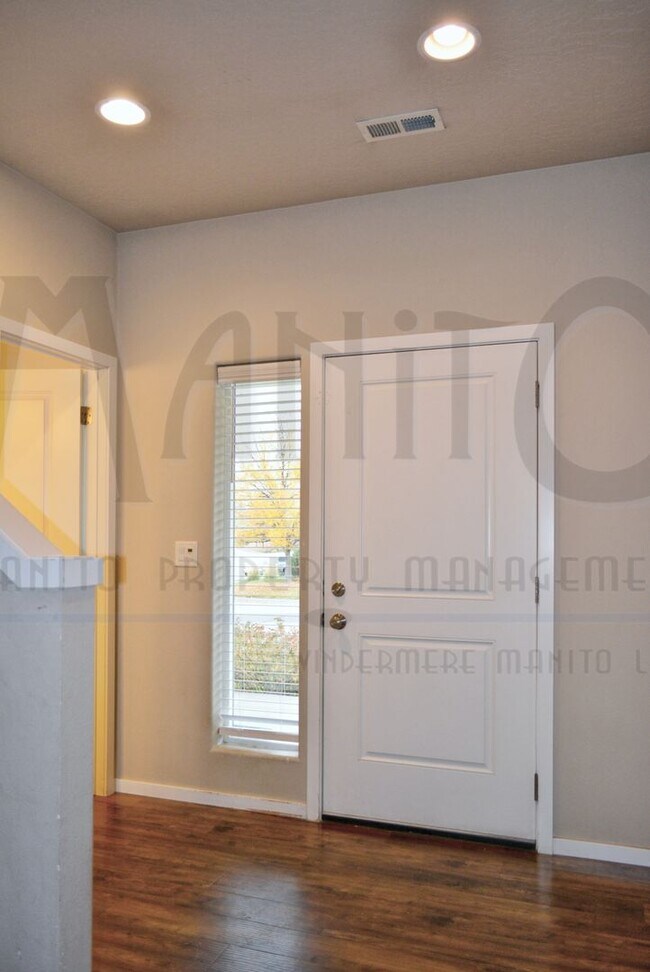 Building Photo - Eagle Ridge Gem