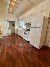 Building Photo - 106 Bridge St Building Photo - 106 Bridge St