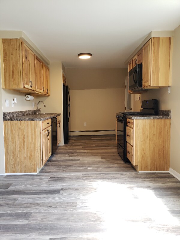 456 Essex St Unit D, DoverFoxcroft, ME 04426 Room for Rent in Dover