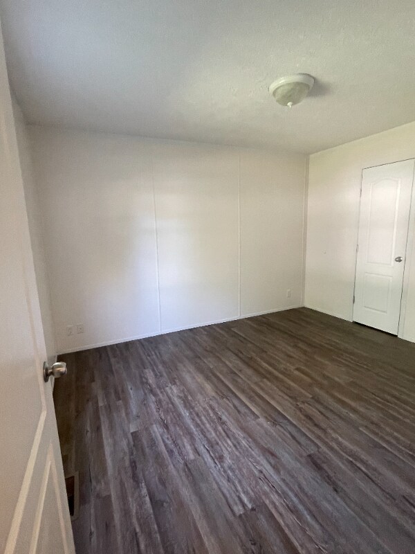 Foto del edificio - 1236 N Oaklane Rd