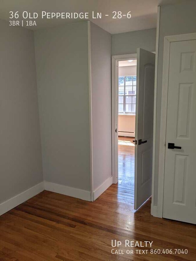 Foto del edificio - 36 Old Pepperidge Ln