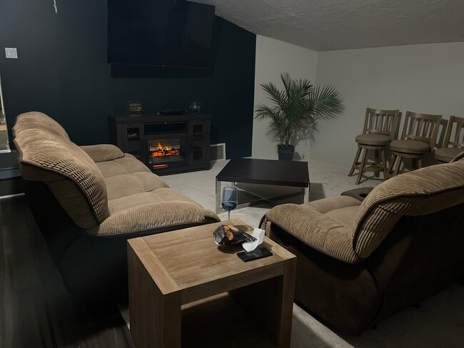 Living Rm - 1954 E 123rd St