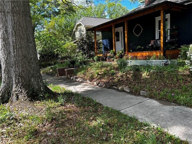 Foto del edificio - 111 Clifton St SE