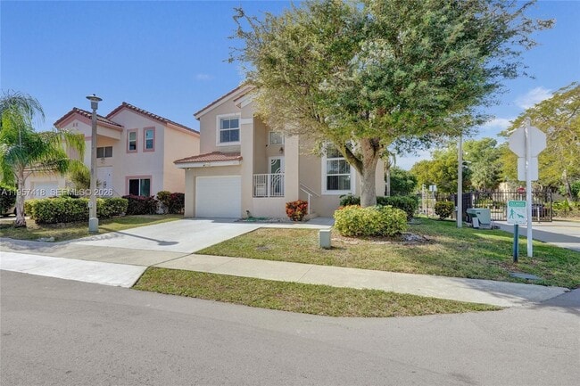 Building Photo - 2001 Barcelona Terrace