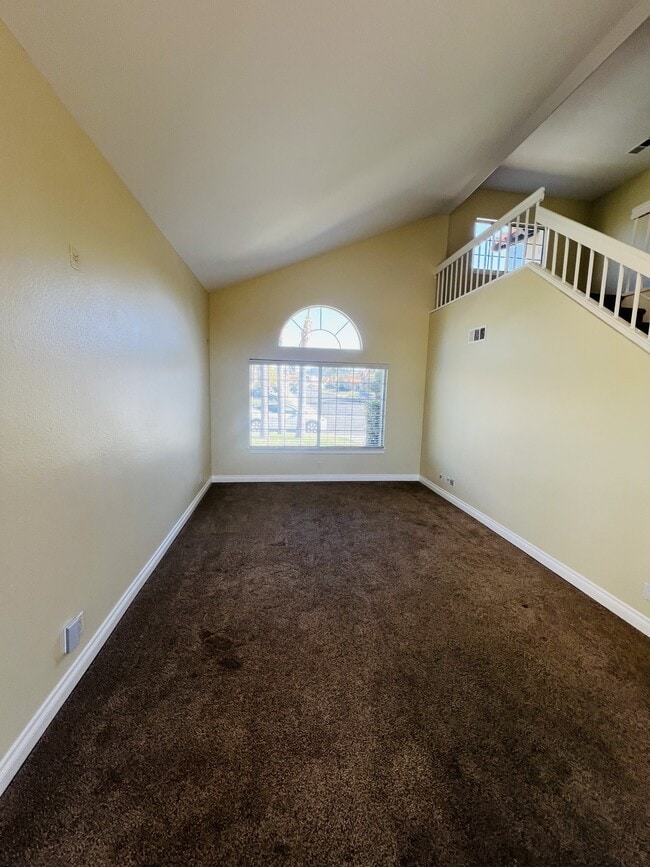 Building Photo - 25183 Parkcrest Dr