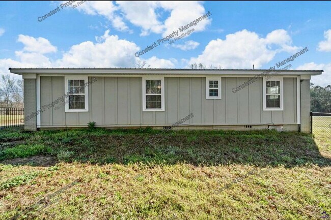 Building Photo - 169 Garrison Rd