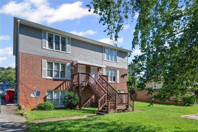 Foto del edificio - 2124 Fieldstone View Ct SE