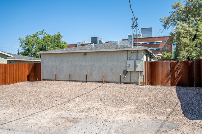 Foto del edificio - 836 E 6th St