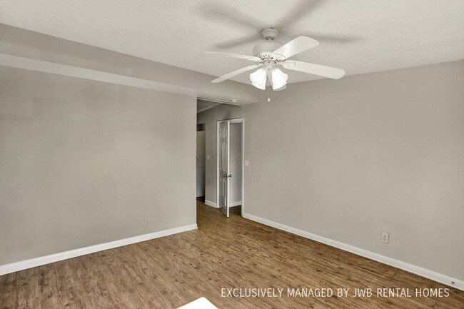 Building Photo - 2529 Tulsa Rd N