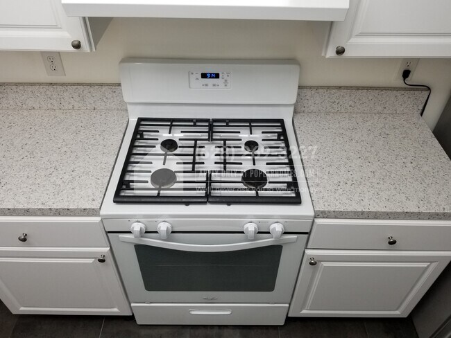 Foto del edificio - 10202 Prince Pl