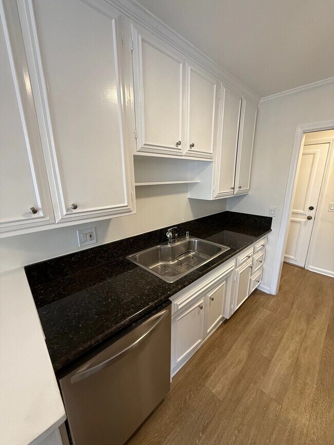 Foto del edificio - 1631 Barry Ave