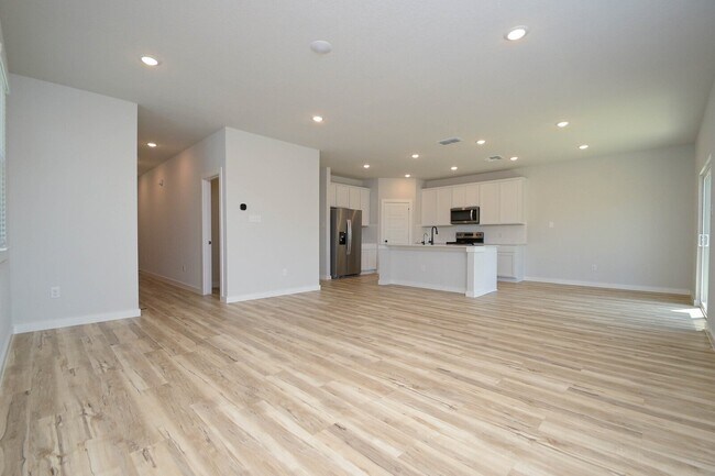 Building Photo - 5935 W Hausman Rd