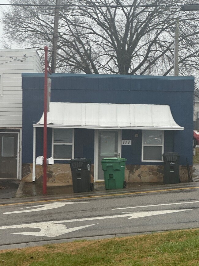 Foto del edificio - 107 N High St