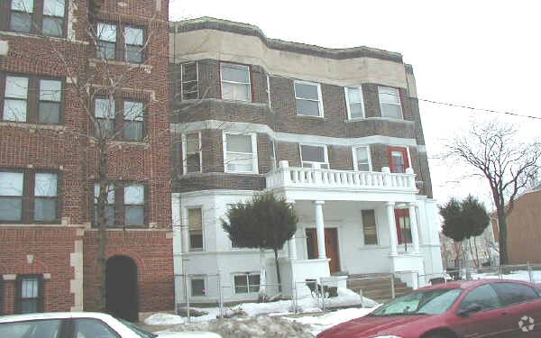 Primary Photo - 6117 S Ellis