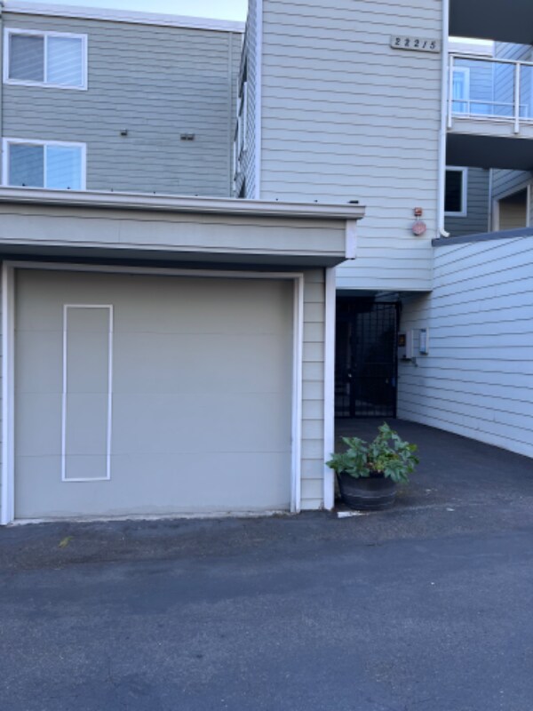 22215 6th Ave S, Des Moines, WA 98198 House Rental in Des Moines, WA