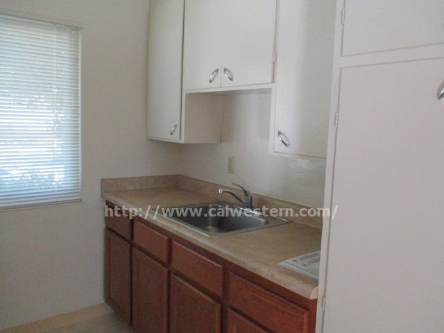 Foto del edificio - 1030 W Olive Ave