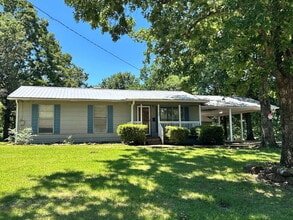 Building Photo - 233 Branch Rd