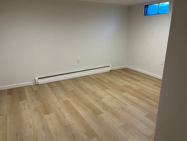 Building Photo - 1583 highland park dr
