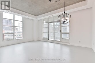 Building Photo - 23 Brant St