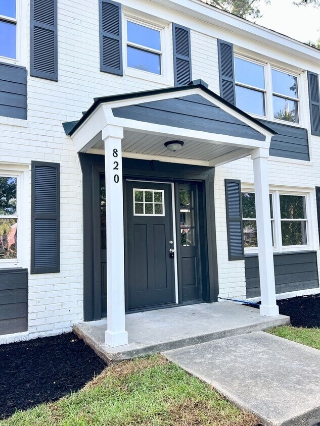 Primary Photo - 820 17th Ave N