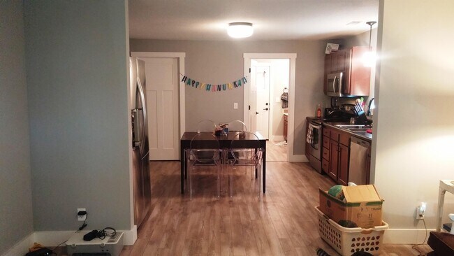 Foto del edificio - 513 Hickman Ave