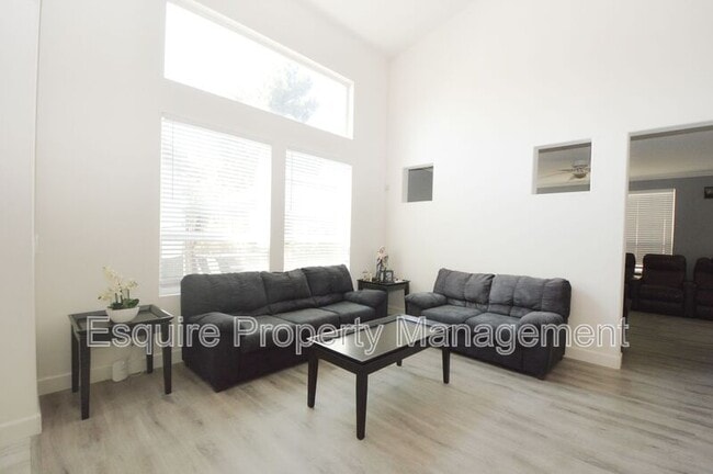 Building Photo - 4510 El Corazon Ct