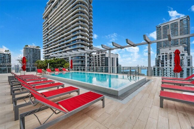 Foto del edificio - 1100 S Miami Ave