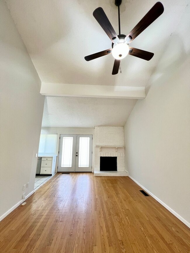 Foto del edificio - 1515 Mautenne Dr