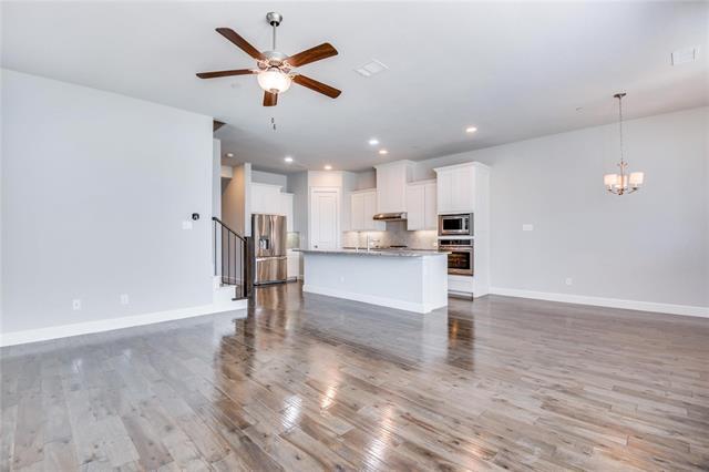 Building Photo - 1100 Moonstone St