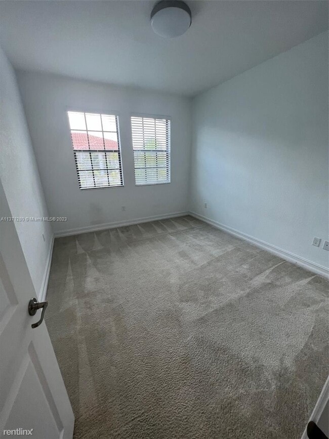 Building Photo - 3 br, 2 bath House - 11704 SW 13th Ln