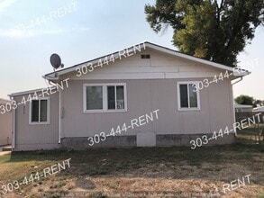 Building Photo - 217 Spruce St