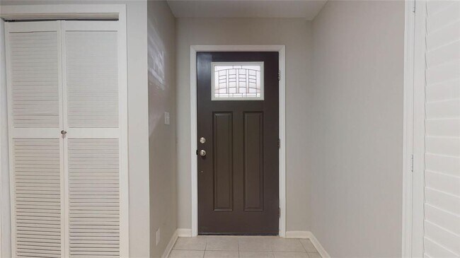 Building Photo - 4722 Post Oak Timber Dr