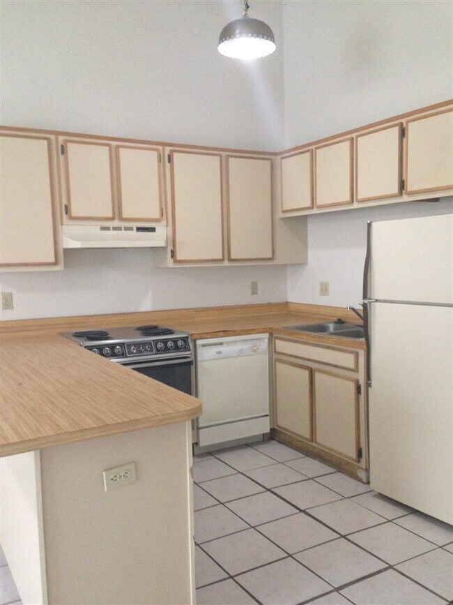 Foto del edificio - 2047 Continental Ave